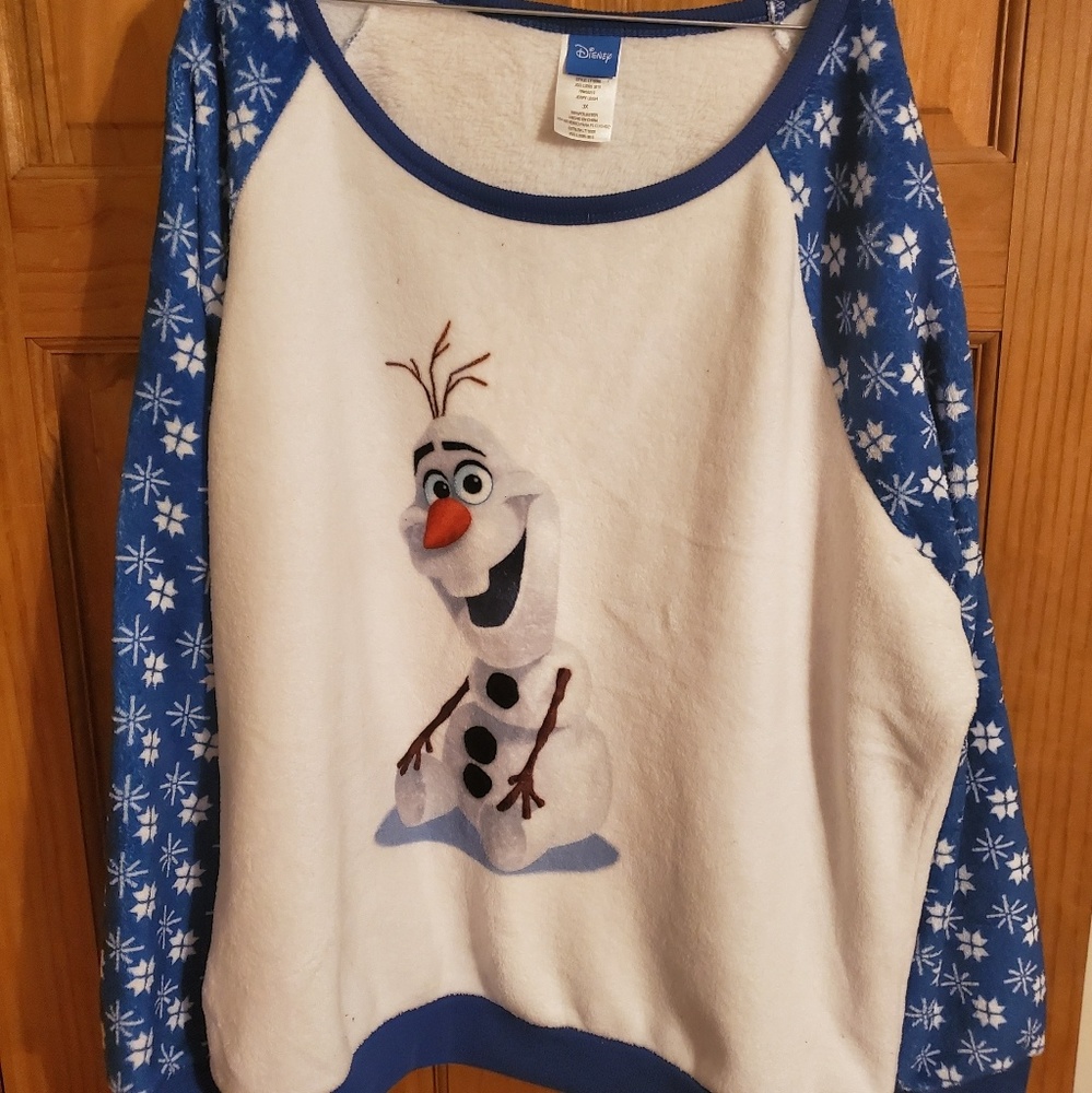 🌟 Sale!  Disney Frozen shirt.